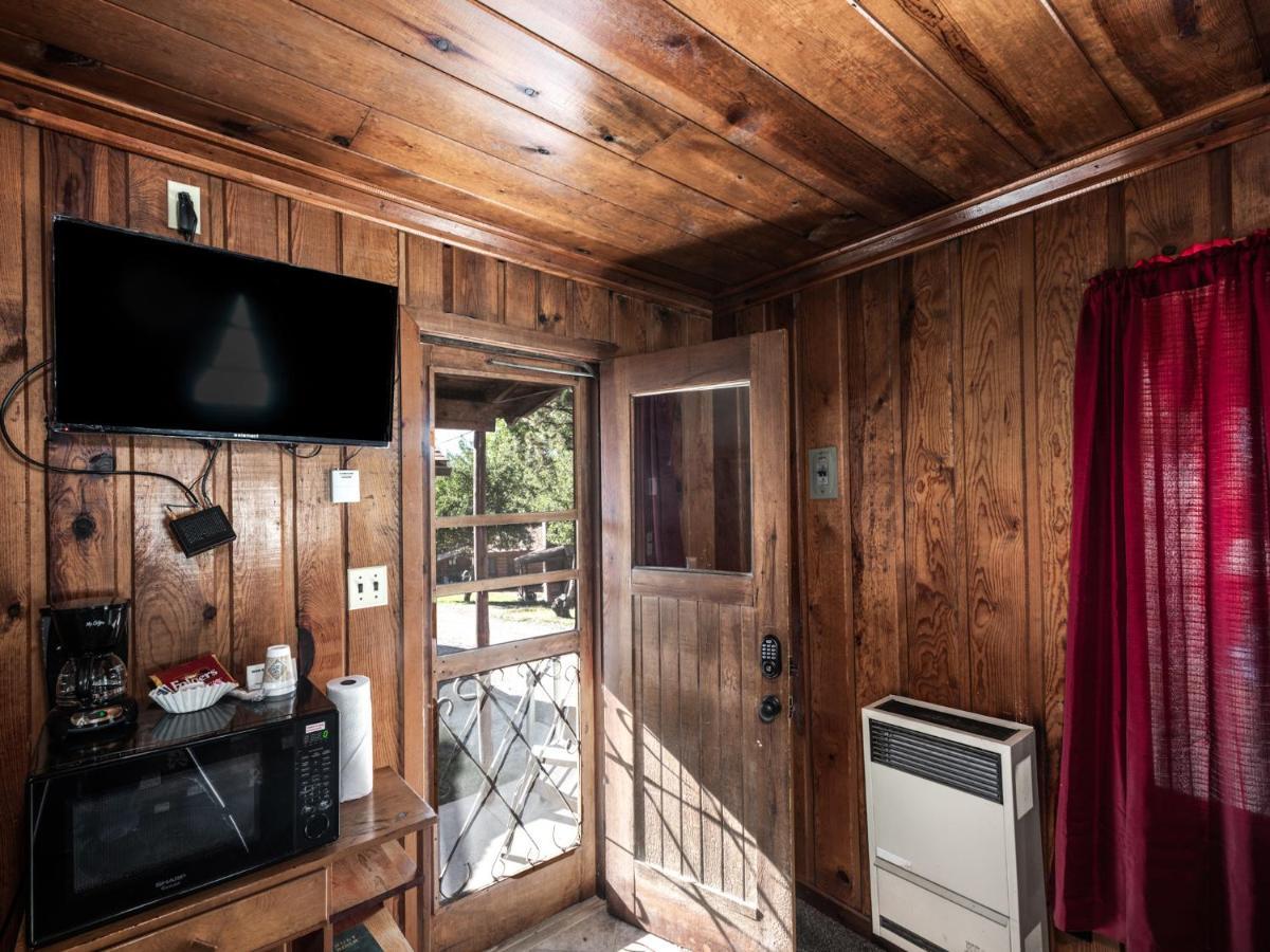 Apache Village Cabinette 15, Queen Bed, Midtown, Sleeps 2 Руидозо Экстерьер фото