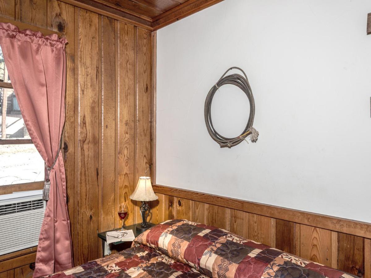 Apache Village Cabinette 15, Queen Bed, Midtown, Sleeps 2 Руидозо Экстерьер фото