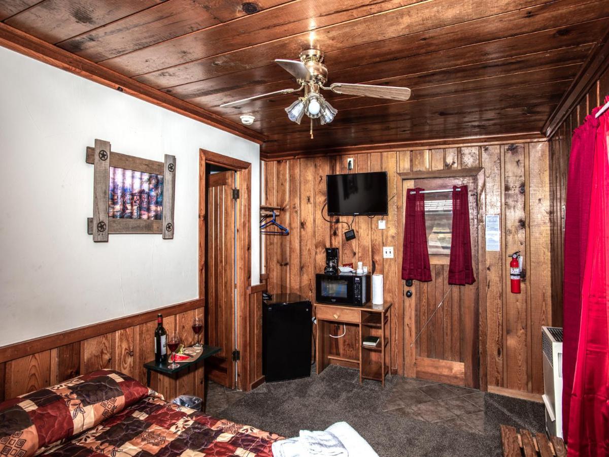 Apache Village Cabinette 15, Queen Bed, Midtown, Sleeps 2 Руидозо Экстерьер фото